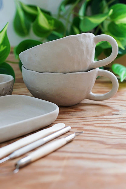 Skapa din egen kopp eller mugg i keramik hemma med ler-kit